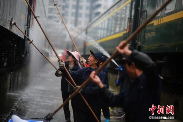 卓越圣衣手游下载